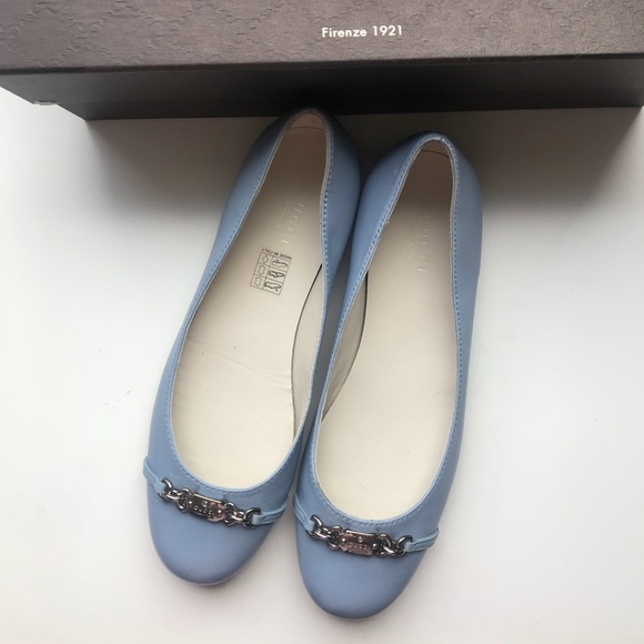 New with tag/box Gucci logo buckle blue flats 6